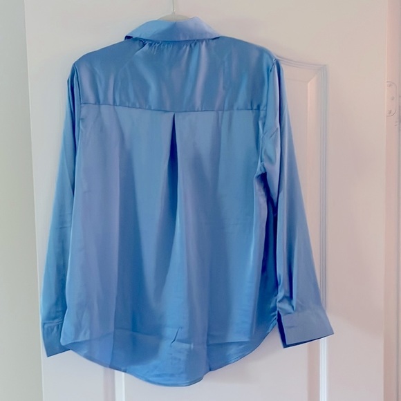 Women’s Satin Button Down Blouse-Size Medium - Picture 3 of 3